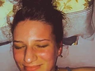 Bruneta sexy: Min första ansiktsbehandling