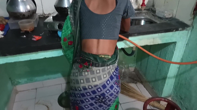 Raniki chut: Sister-in-law Was Cutting Papaya in the Kitchen and the Brother-in-law...