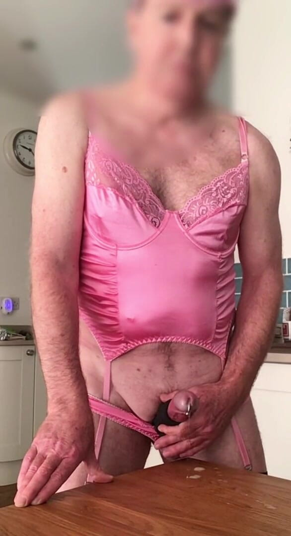 Bellhead: Slow motion pink fun