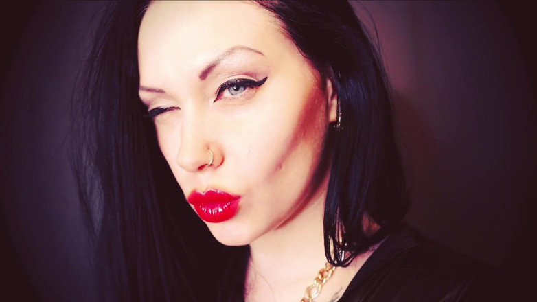 Goddess Misha Goldy: Crește-ți dependența de buzele mele mari și roșii! Știu că ești pofticioasă...