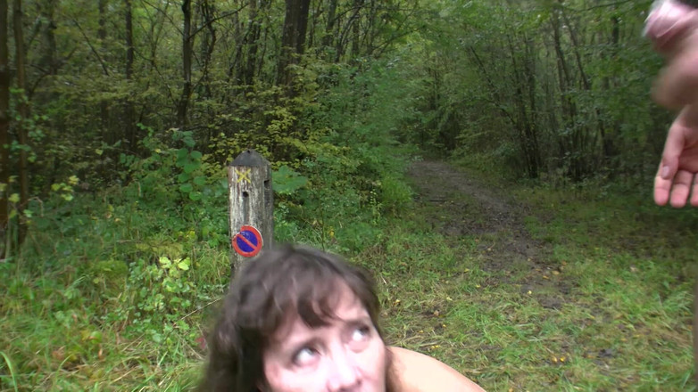 HPG Production: Я отдупляю свою волосатую 59-летнюю хозяйку в лесу 5122 3