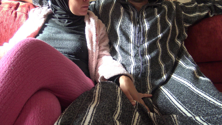 Souzan Halabi: 65歳のインド人イスラム教徒のおばあちゃんがロンドンの18歳の少年にフェラチオをする