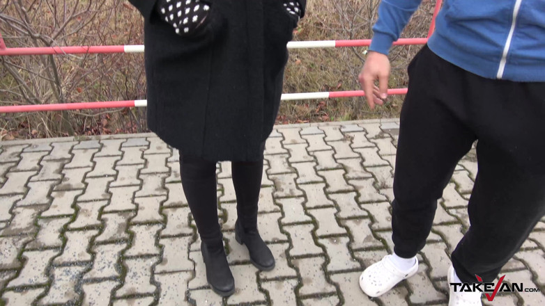 Take Van: Gruba dziwka uwielbia lody, ale oczywiście woli duże kutasy
