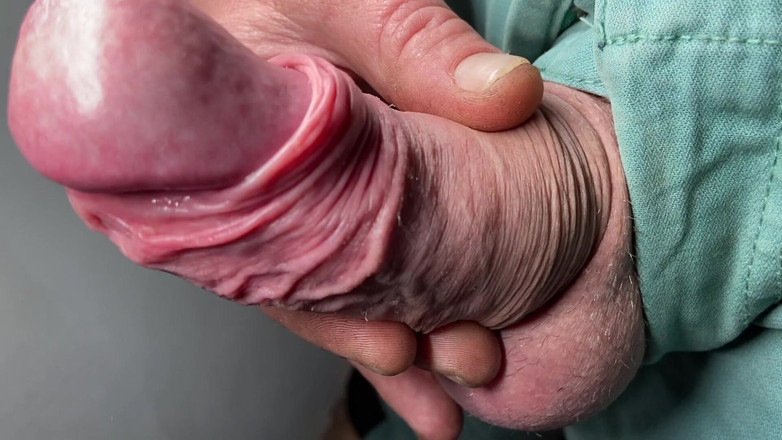 Foreskinguy: Un prépuce finit en éjaculation en gros plan