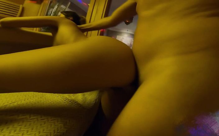King of datass: Спітніла повія в сауні: дівчина з великою дупою відтрахана грубо