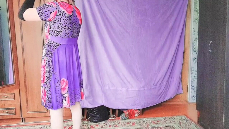 Kitty_Cross: प्यारी बहिन रंगीन लॉलीपॉप और मुस्कान के साथ पोज दे रही है