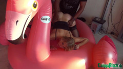 Cumbizz: Bionda milf ama fare deepthoat al bbc