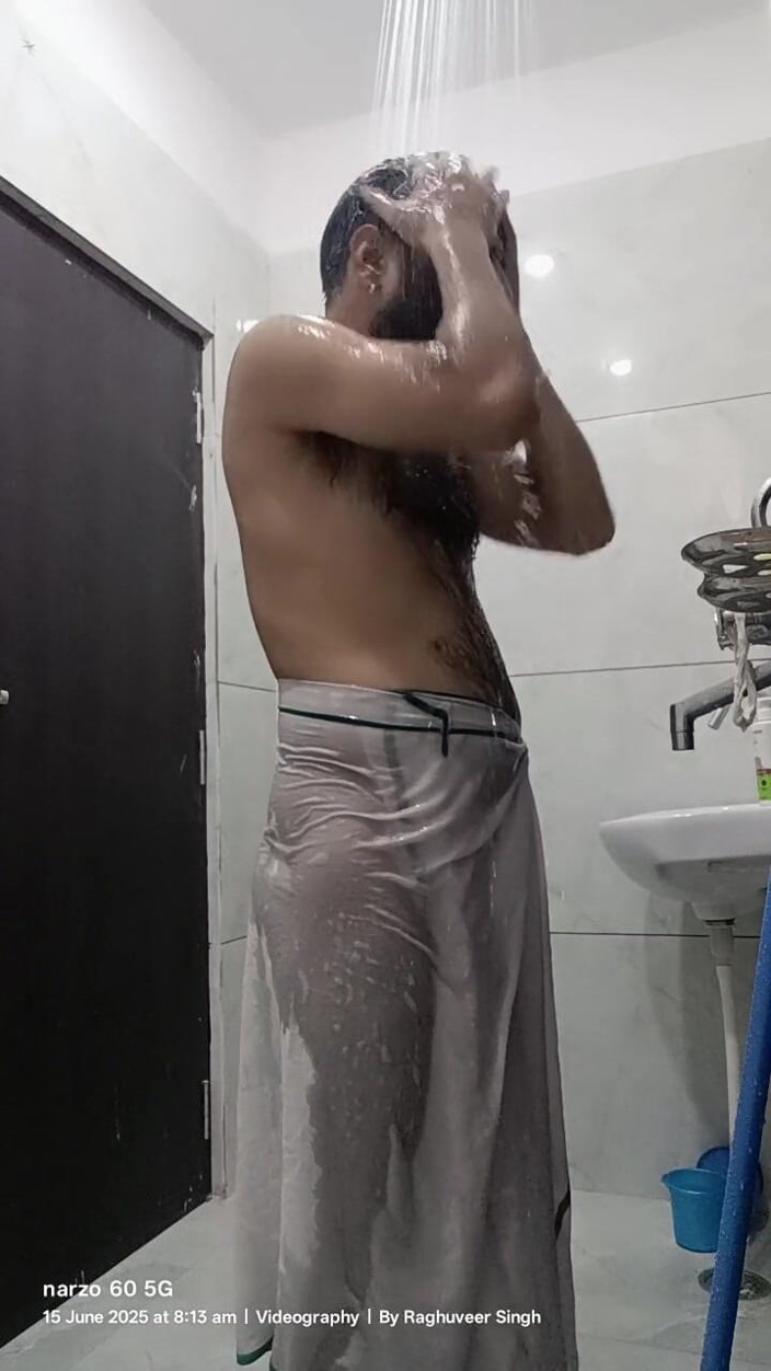 Rajasthani-old-lover: Desi man gosta de água