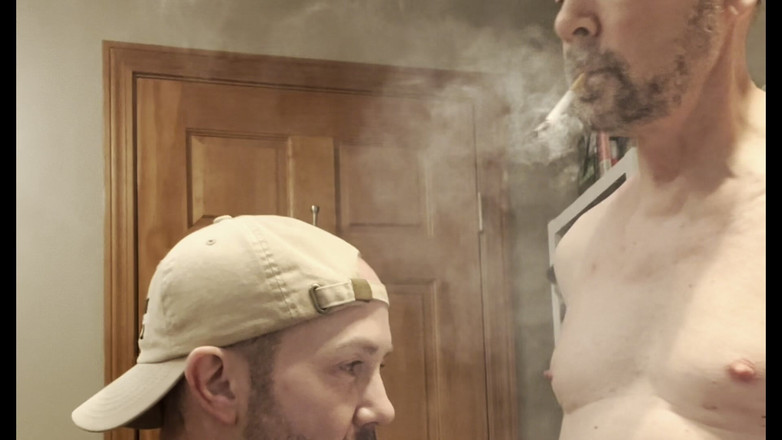 Tyler8: バディがフェラチオをし、継父はタバコを吸う