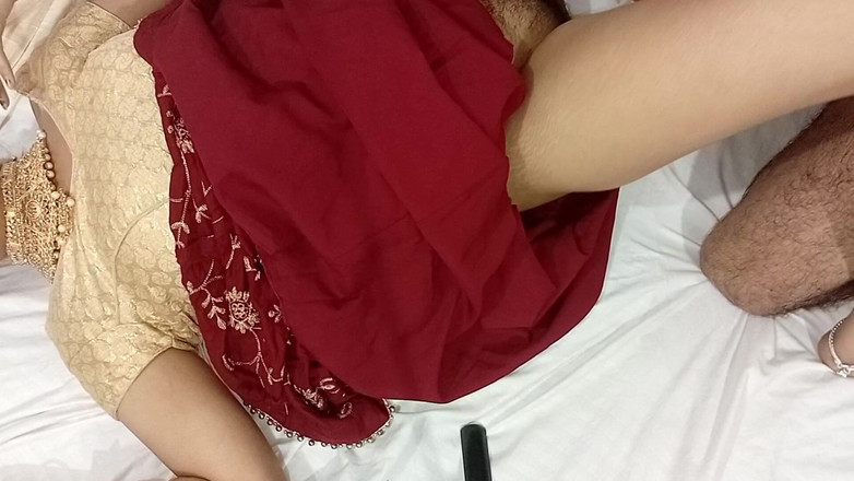 Vamika: Jihoindická Bhabhi sdílela sexuální video její svatební noci