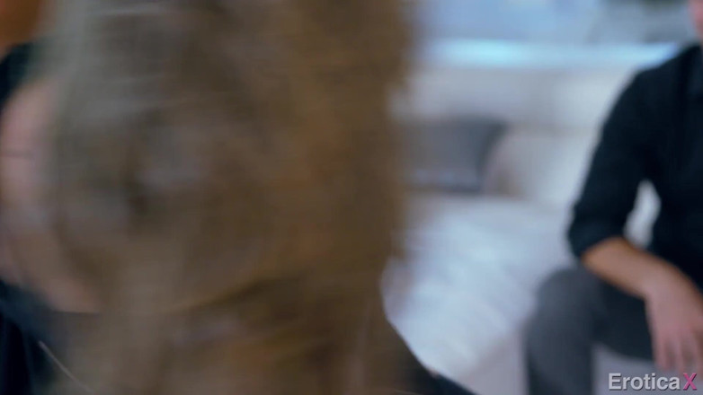 Erotica X: Kimmy Granger balla sul palo e scopa il fidanzato al...