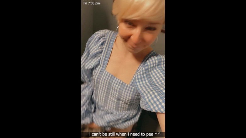 Jolie Lyon: Iubita exhib face un jurnal cu pișat pervers