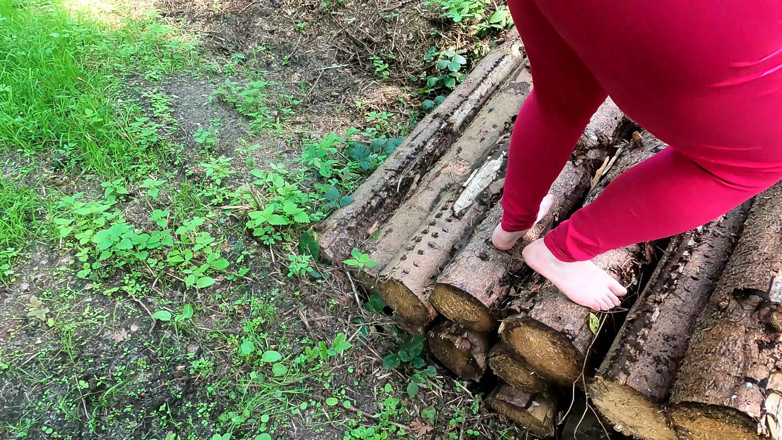 Bouncy Tits Action: Lie Down on the Tree Trunk with Your Bare Torso