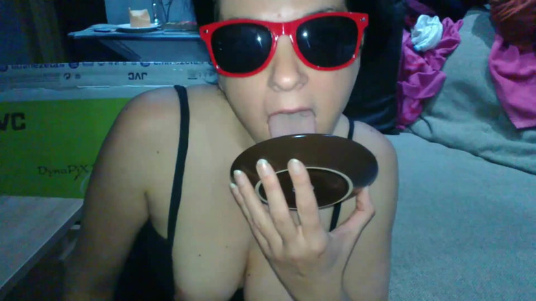 Toilet Mommy: Food Porn Fantasy. Telan sperma