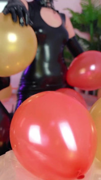 Sexy kompilace latexových lesbiček Roleplay a šukání (Arya Grander) s gumovou milf nevlastní dcerou