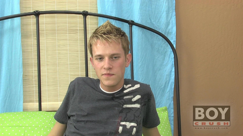 Boy Crush: Debutul lui Carson