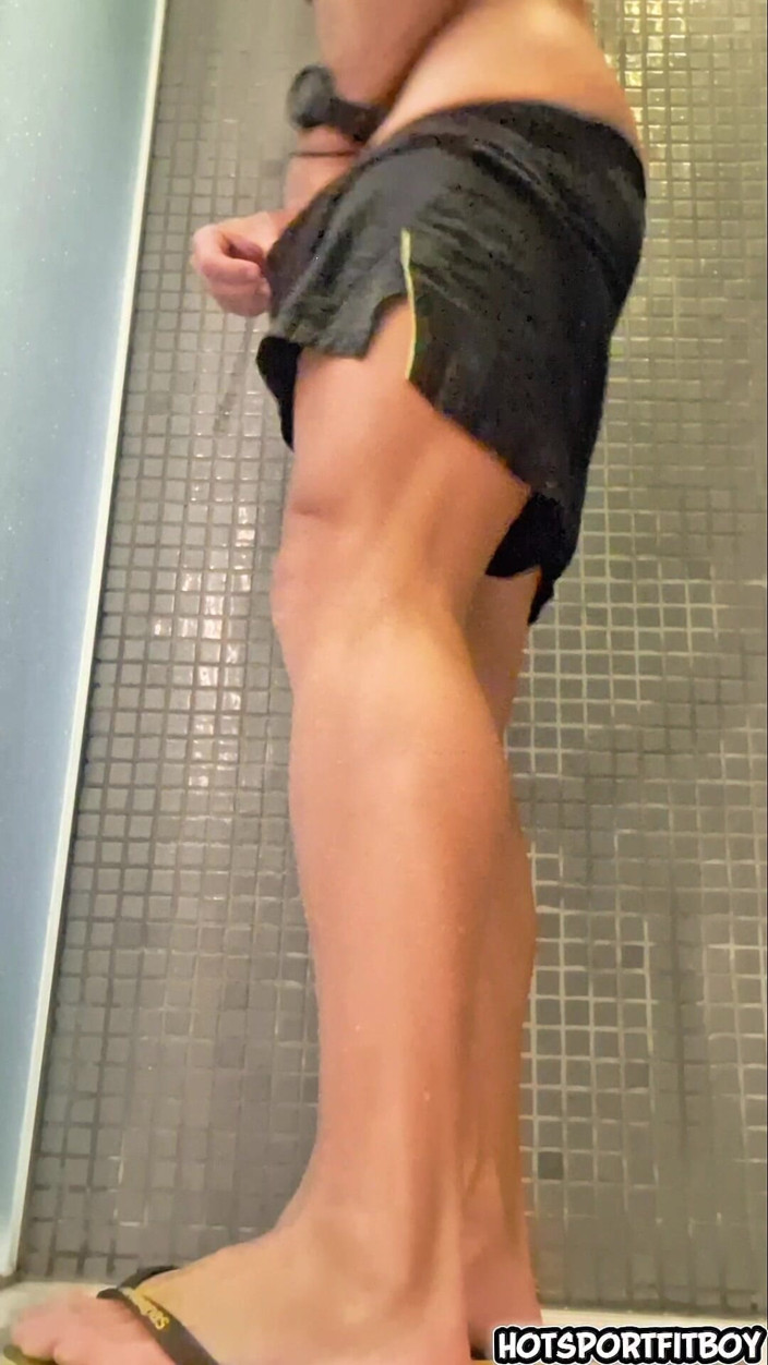 Hotsportfitboy: 위험한 욕실 딸딸이 - 거대한 정액이 거의 잡힐 때까지 큰 자지 쓰다듬기