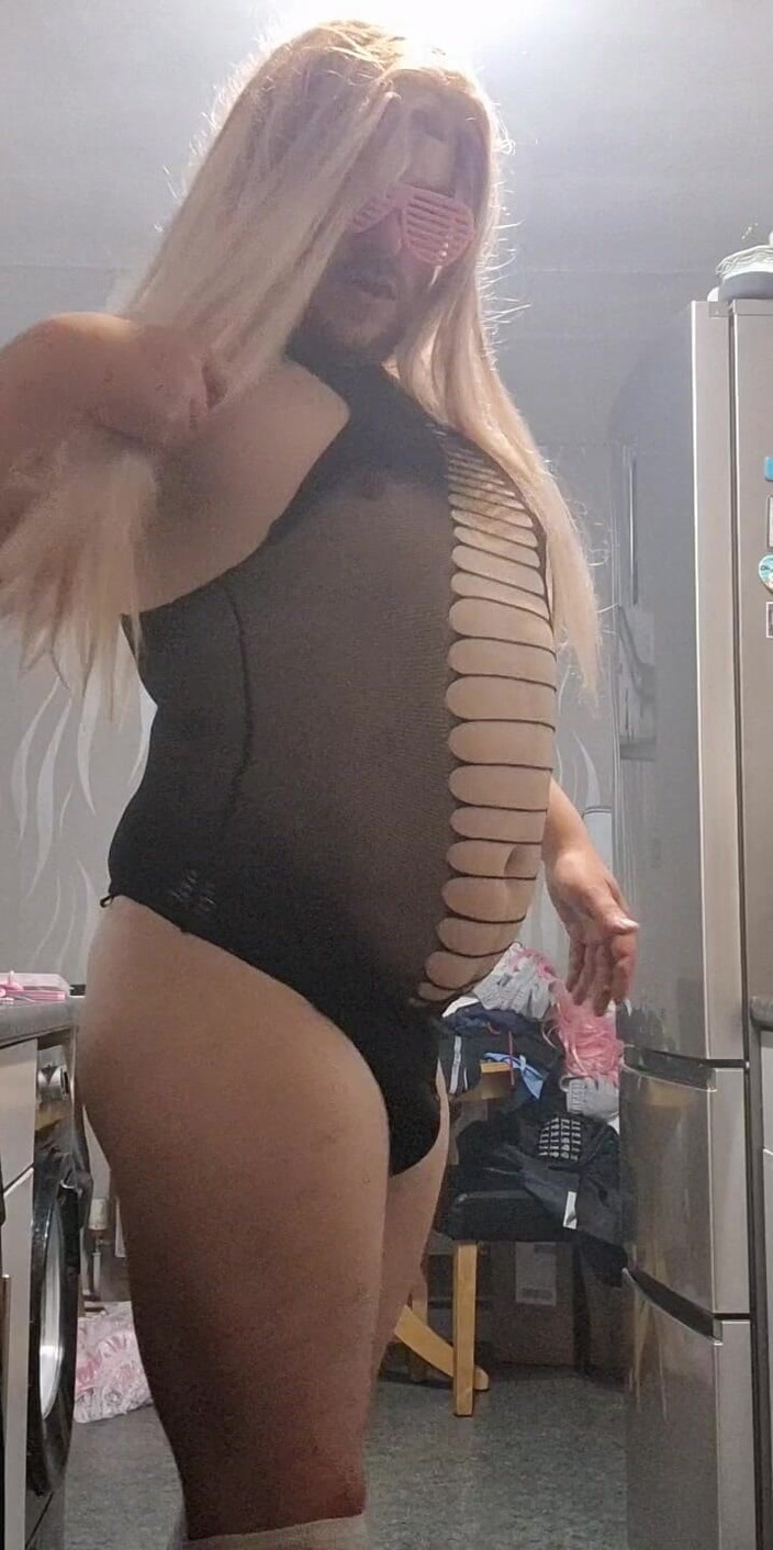 Tinychubman: Sexy kleine schwanz sissy Alicia-sissy-smallz genießt sich endlich.