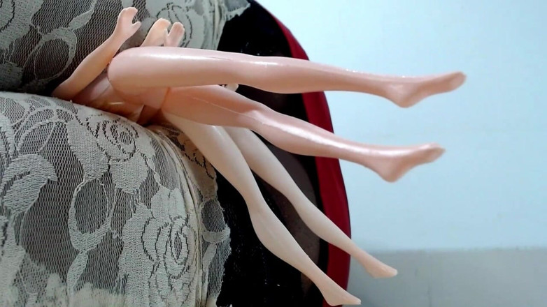 Maeling: Thigh Tiny Brat Slut Shrunk College Students