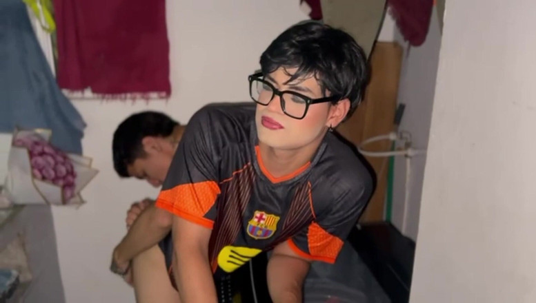 KenPrince: เคน ซิสซี่ เฟมบอย เชิญเพื่อนของเขา ชิลเลเรเต้ มาที่บ้านและสุดท้ายก็เป็นเขา