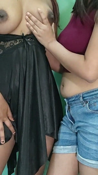 Lisa et Alina s’amusent