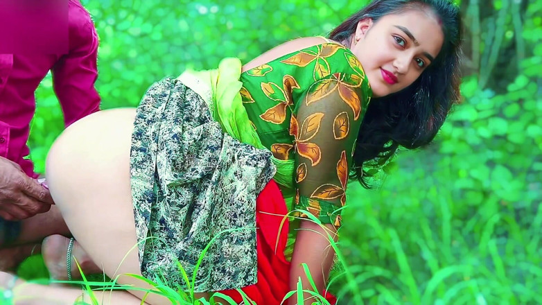 Fuckkkker: 德哈提村女孩户外乐趣，jija sali操逼，dehati gav ki ladki apne jiju ke sath khet...