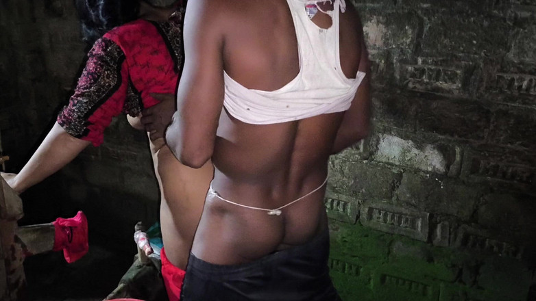 SAFI TV: Aku ngeliat tanteku yang lagi duduk diam-diam saat aku memeluknya...