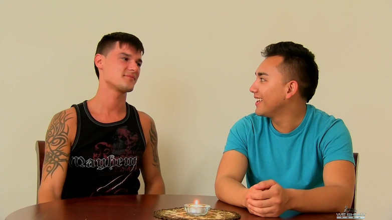 Real Gay Couples: Justin Cox mengongkek Lucas Fiore