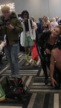 The Filthiest FuckingLut: Mona Wales Menurunkan Tony Orlando di Depan Umum Menampilkan Mona Wales, Tony Orlando