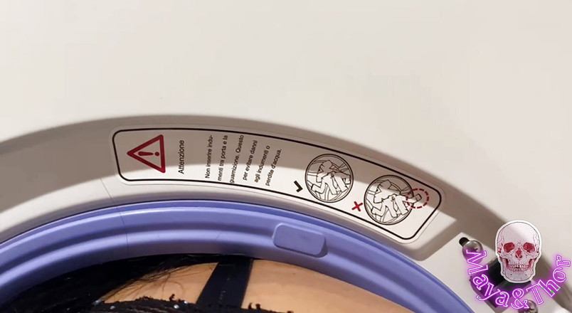 Mayay Thor X: Ateşli büyük memeli kız çamaşır makinesinde mahsur kaldı ve onu dolduruyor