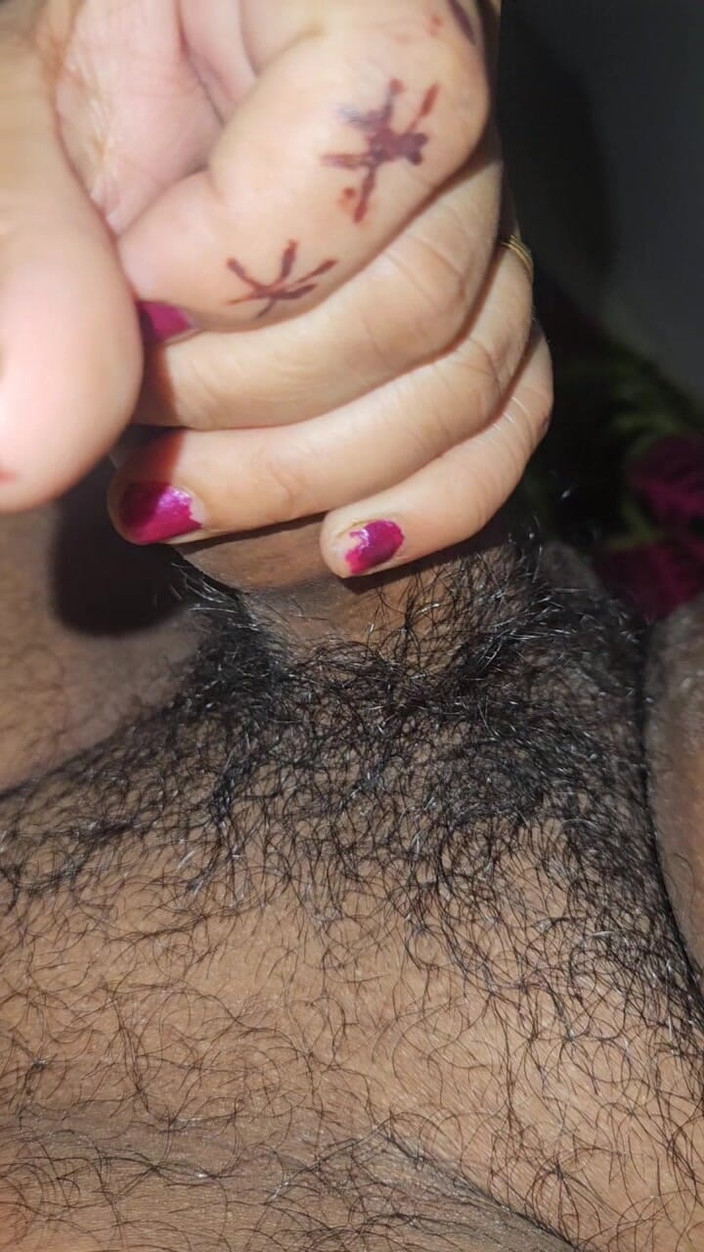 Demansh: Blowjob dengan mehandi di tangan