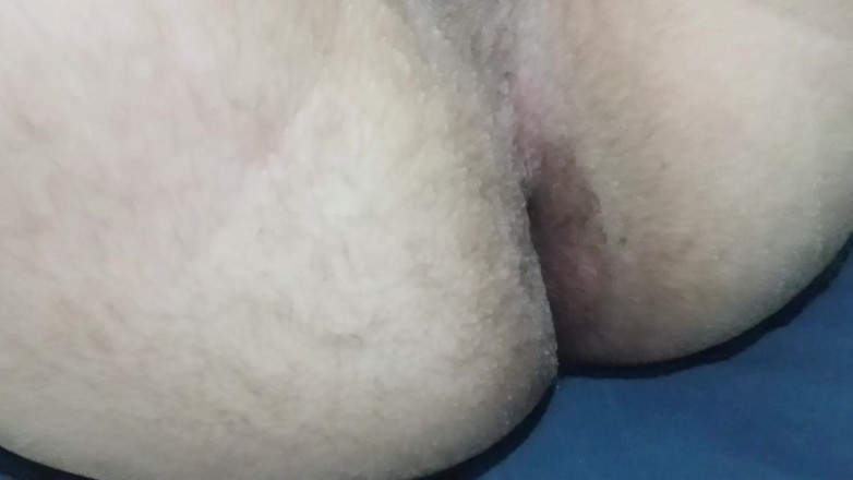 amateurbrazilian: Femboy, küçük penis gösteriyor