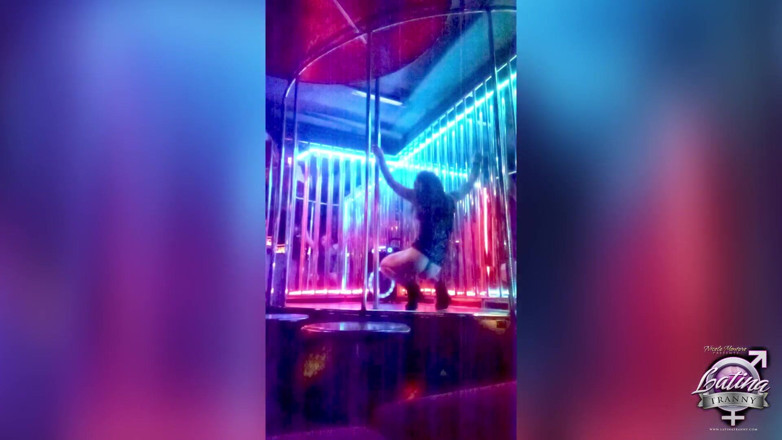Nikki Montero: Trans slut Amber Alisson nightclub whore getting a client suck...
