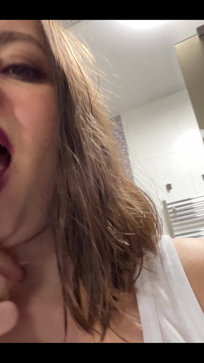 Crypto Mommy: Sonntags-hintern &amp;blowjob