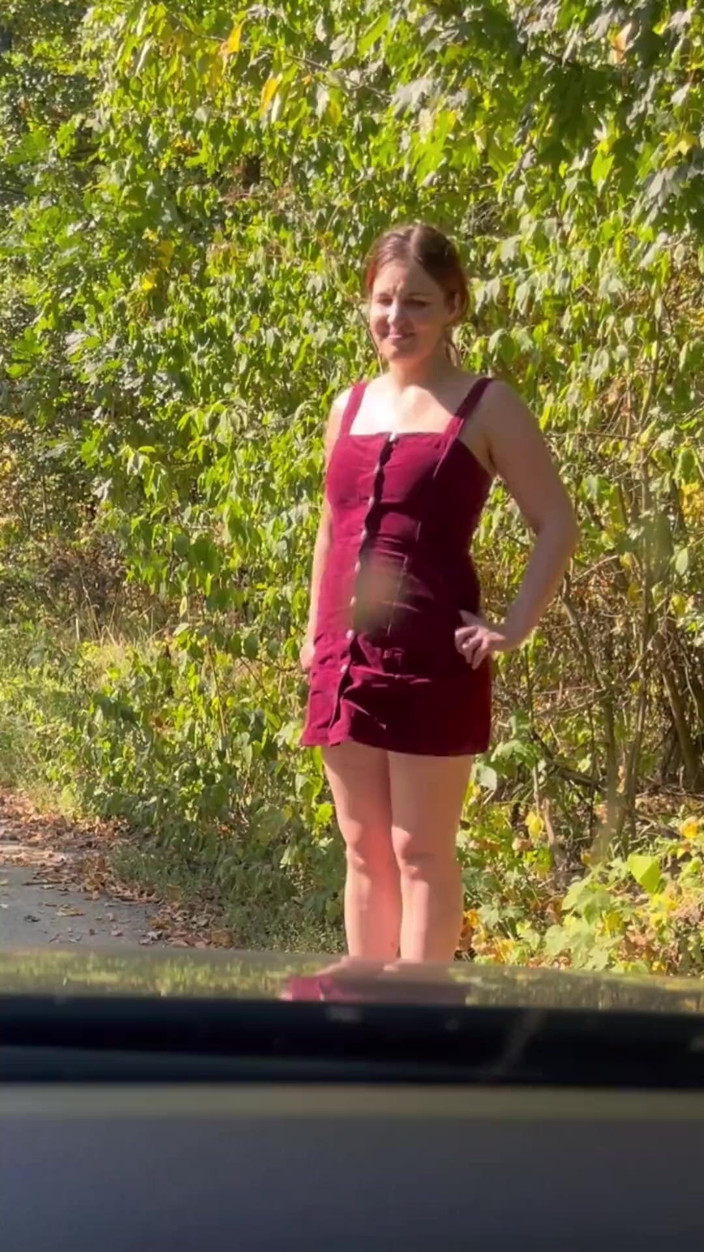 Elena917: Pissed on the Road Side and Caught by Next Car