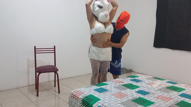 Martin13: Ich habe eine unbekannte frau gefickt!! Sie trug eine kaninchenmaske