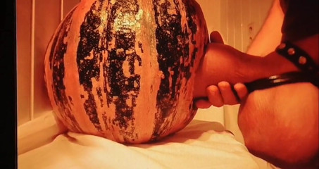 Monster_Meat_: Halloween fuck