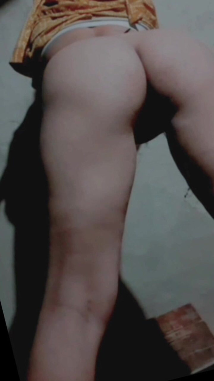 TricolorMusic3: Guarda la clip hot BF della di 21 anni della sorellastra