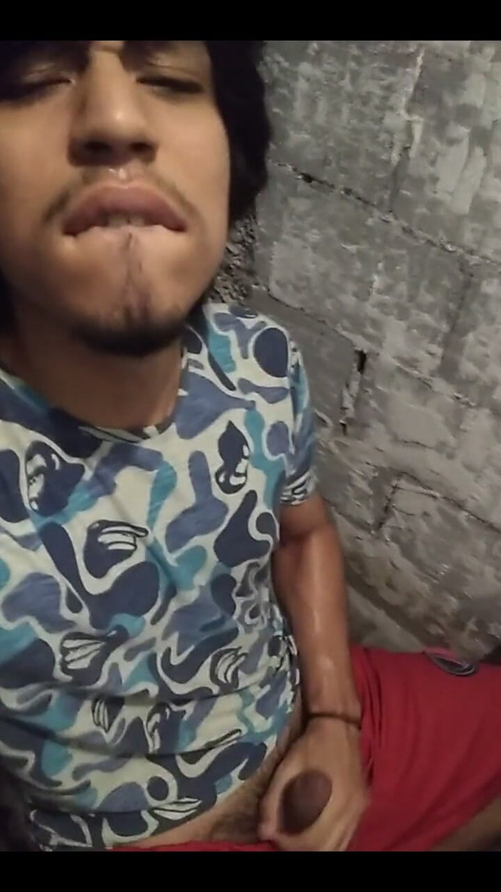 AlexAlejandro13: 내 우유를 맛보고 싶으신가요?