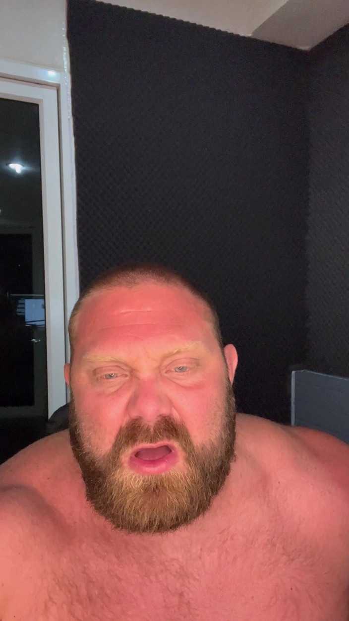 Jack stacked: Ddy cơ bắp bắt gặp bạn