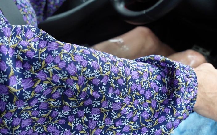 Loreley add: I Squirt on My Nylon Stockings in a Crowded Parking...