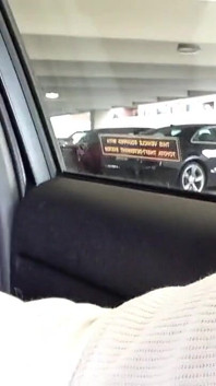 Extremo close-up! um vídeo clássico dos meus dias de masturbação no carro, masturbação verbal, boxeadores jeans e cinto