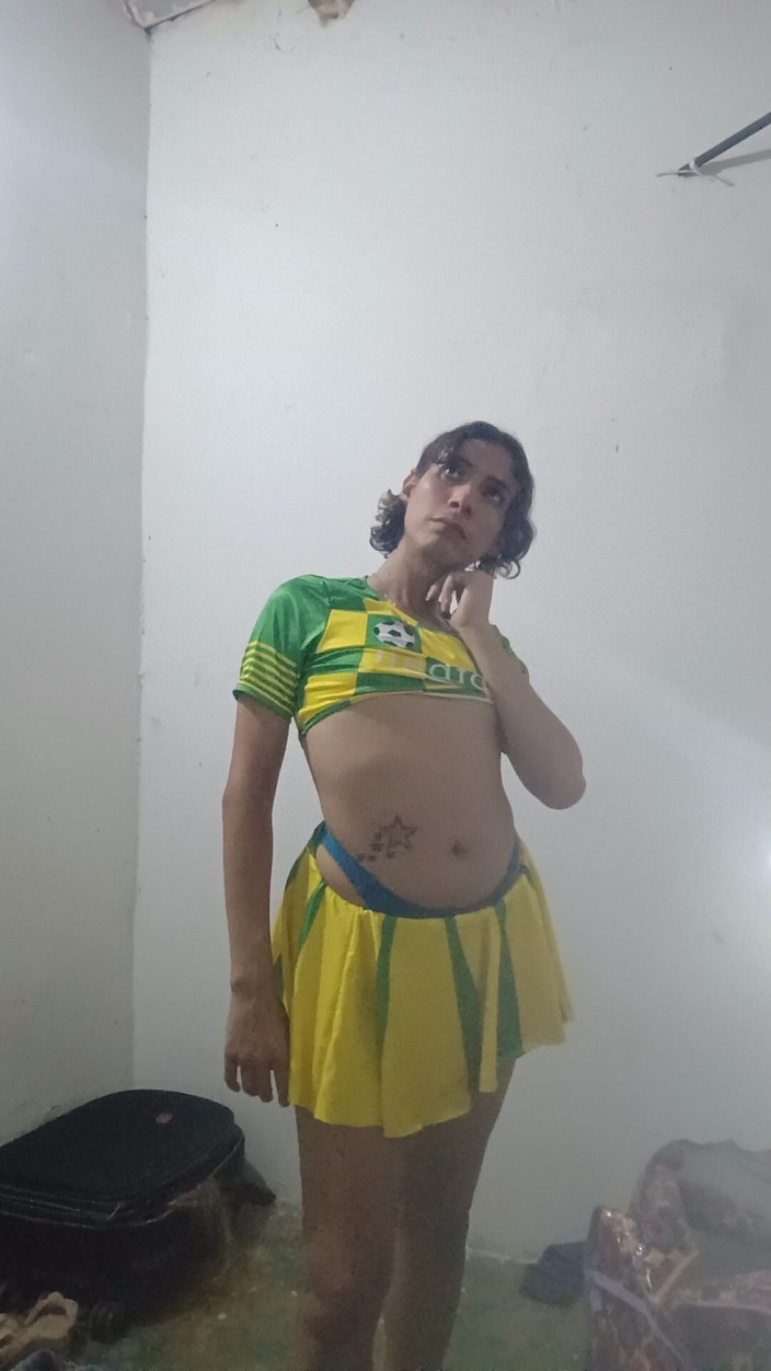 Femboy from Colombia: 좋은 사람들이 여기서 최선을 다하고 있습니다