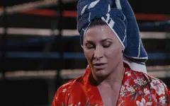 Güreş sahnesi kızları 1: kız kılıklı eylem