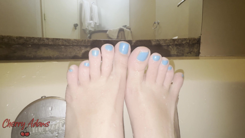 Cherry Adams: Fingering My Pussy and Exhibiting My Feet at the Bathtub