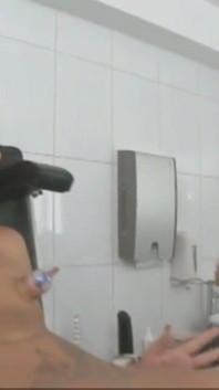 Mendominasi penis kecil