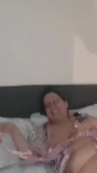 WildEnglishBBW Laying in bed ready for hot fuck