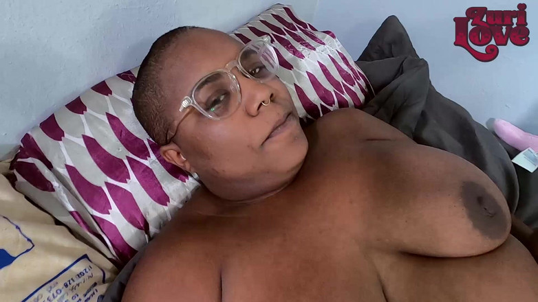 Zuri: Vamos a jugar con el hitachi