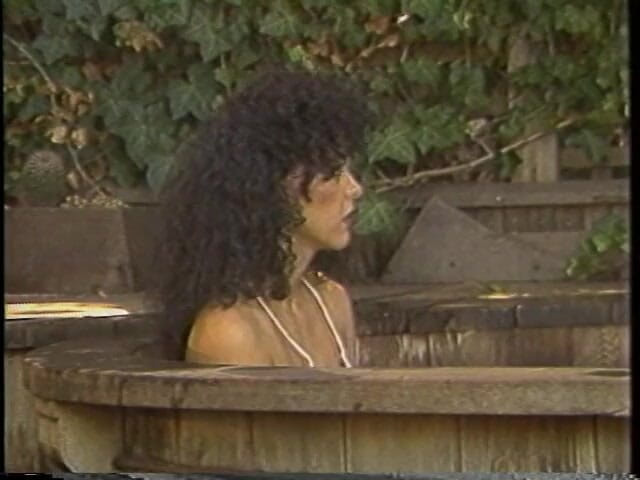 Old Good Porn: La pornostar anni '80 Kimberly Carson succhia un cazzo peloso in...
