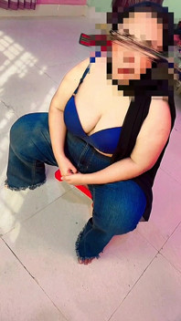 Mahasiswi imut arab lagi buka baju kampusnya sambil bugil & fetish bubblegum topless dengan mainin besarnya